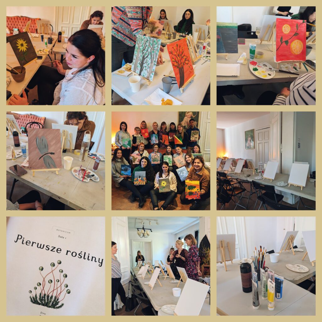 Grupa pracowników przedszkola bierze udział w malarskich zajęciach artystycznych.
#DostepnoscCyfrowa